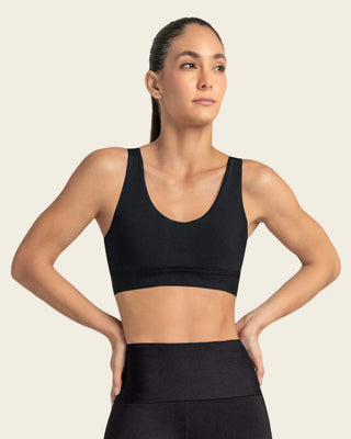 Top deportivo espalda atlética con detalles en tul#color_700-negro