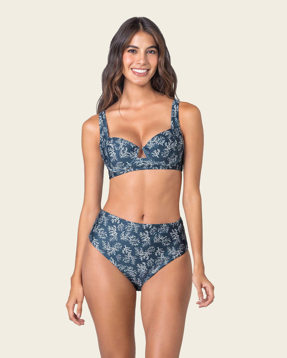 Bikini con braga tiro alto y top corsetero